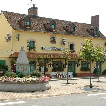 Logis Auberge A La Tete De Lard Ла-Ферте-Эмбо Экстерьер фото
