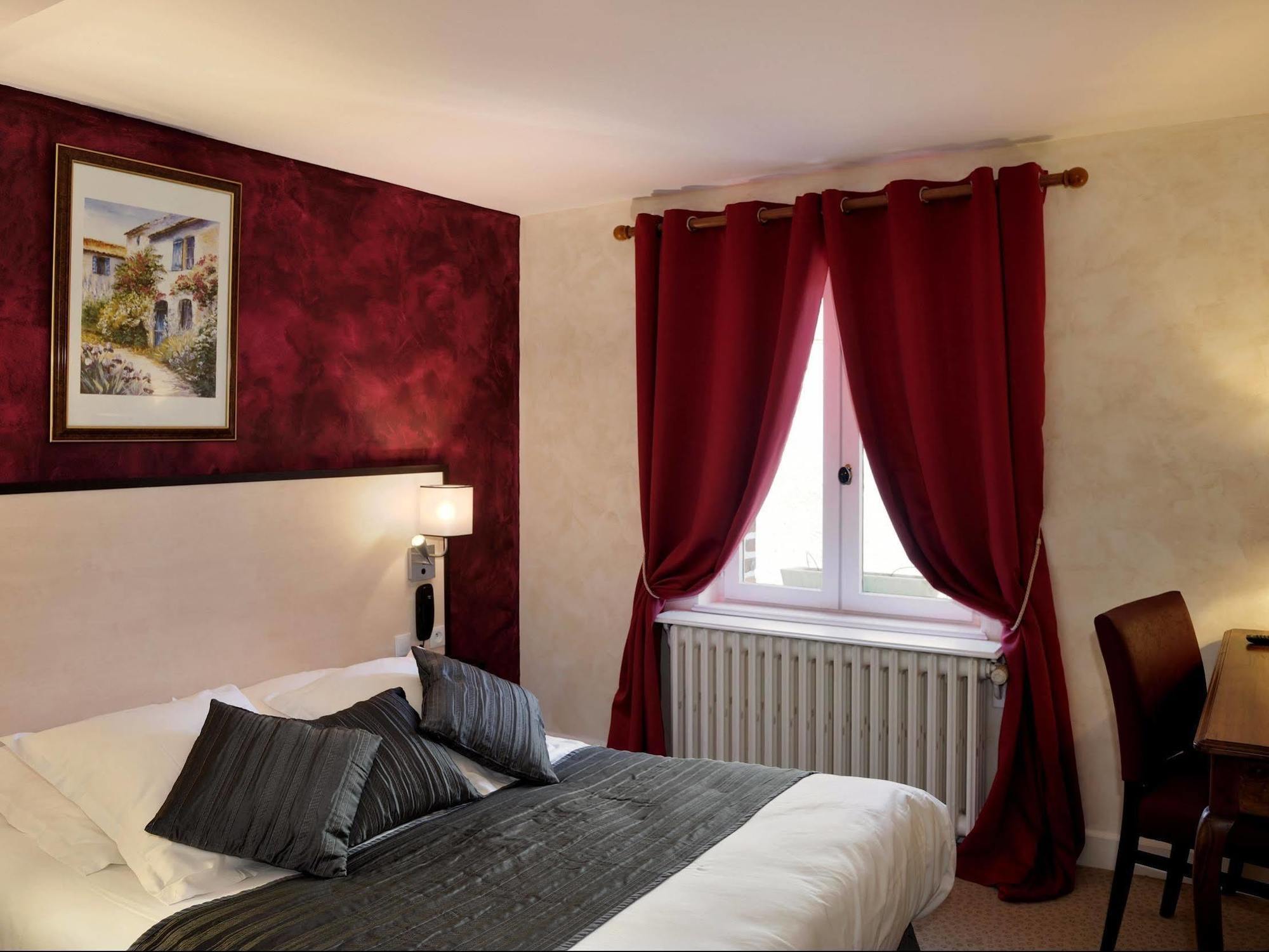 Logis Auberge A La Tete De Lard Ла-Ферте-Эмбо Экстерьер фото